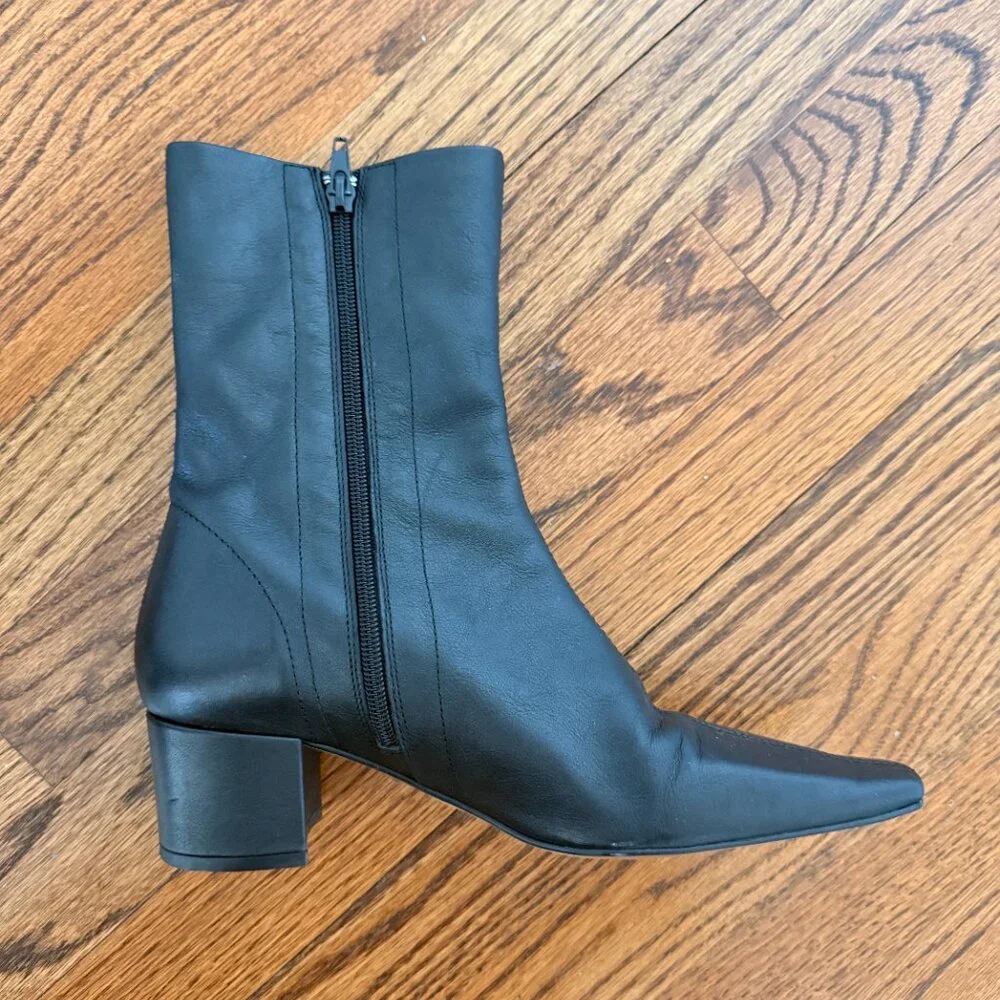 Intentionally Blank Carlton Booties, Size 38 aka 8W